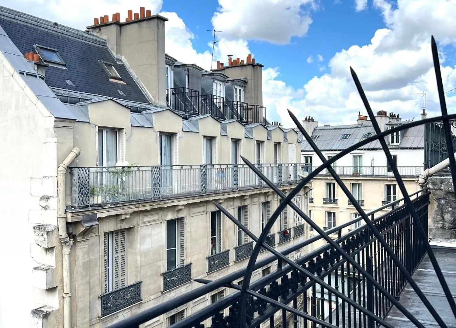 Saint Germain 3*